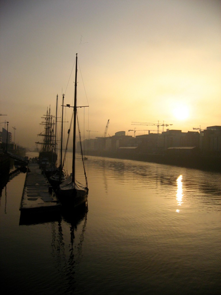 Liffey foggy boat